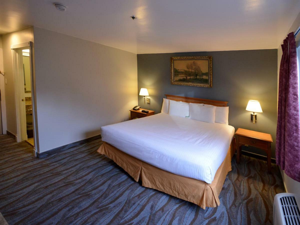 Cherry Orchard Inn Сънивейл Екстериор снимка